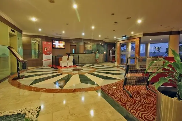Grand Eska Hotel and Residences - CHSE Certified - Lobi