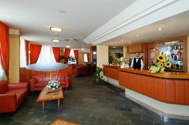 Grand Eurhotel - İş / Konferans