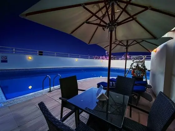 Grand Excelsior Hotel Al Barsha - Havuz