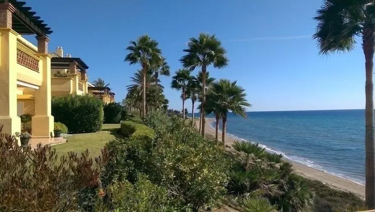 Grand Front Line Location Apartment- Heated Pool - Dış Mekan