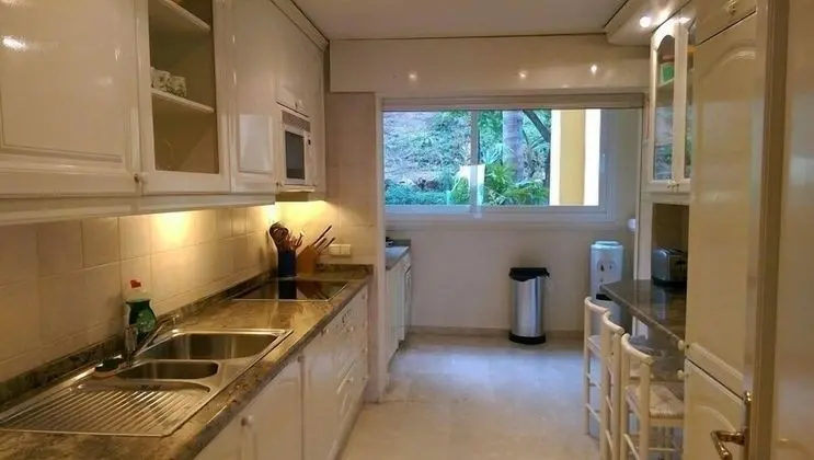 Grand Front Line Location Apartment- Heated Pool - Mutfak