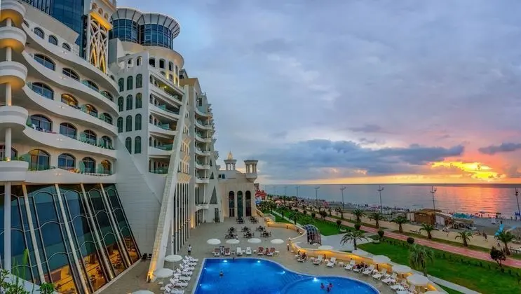 The Grand Gloria Hotel - Dış Mekan