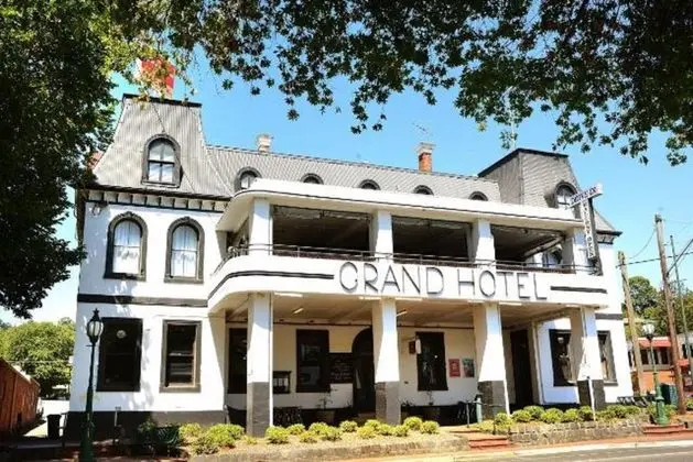 THE GRAND HOTEL HEALESVILLE