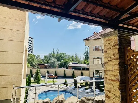 Grand Hills Hotel