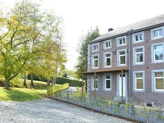 Grand Holiday Home in Érezée With Sauna - Dış Mekan