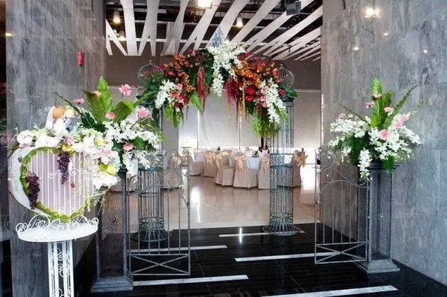 Grand Howard Hotel