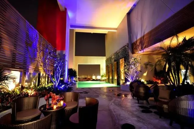 Grand Howard Hotel - Havuz
