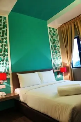 THE GRAND JADE HOTEL