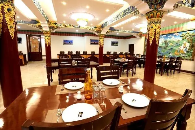 Hotel The Grand Khasdan - Yerinde Yemek