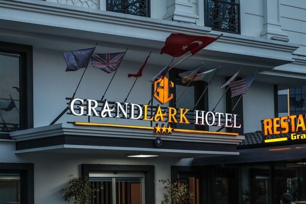Grand Lark OtelFotoğrafı
