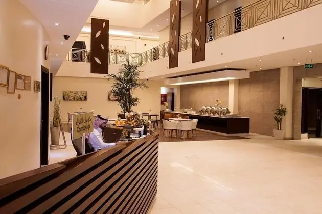 Grand Lily Hotel Suites - Lobi