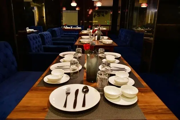 Hotel Grand Lotus Inn - Yerinde Yemek