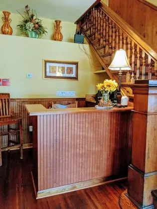 Grand Lux Inn - Lobi
