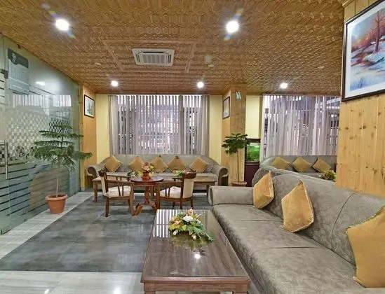 Hotel The Grand Mamta - Lobi