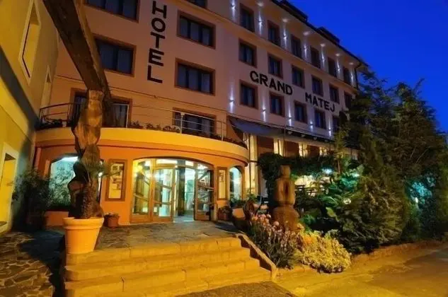 Hotel Grand Matej - Dış Mekan