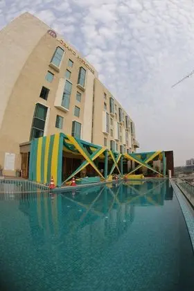 Grand Mercure Gandhinagar GIFT City - Havuz