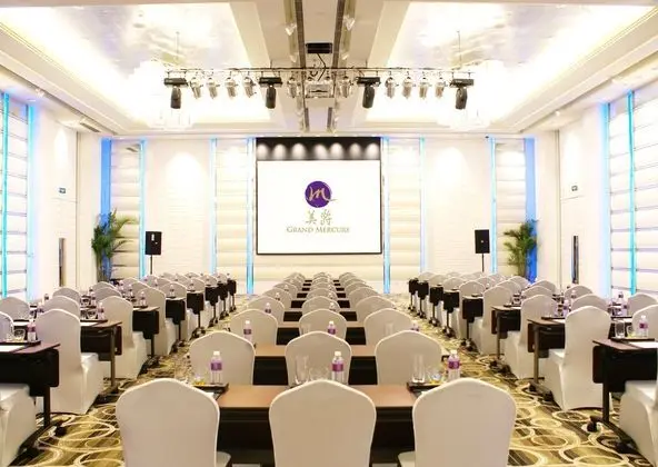 Grand Mercure Hongqiao - İş / Konferans