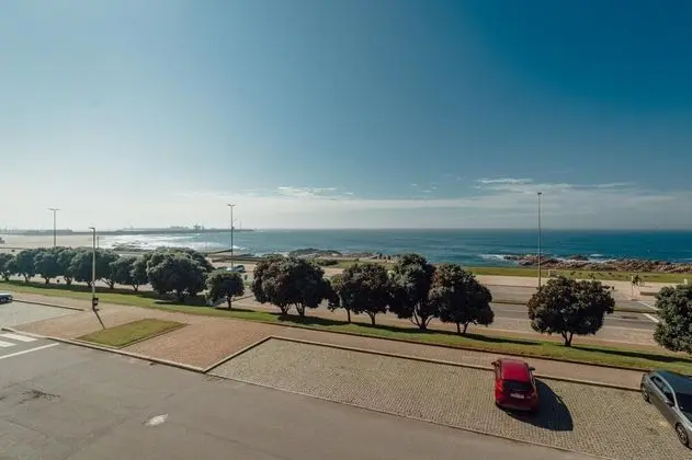 Grand Modern Seaside With View