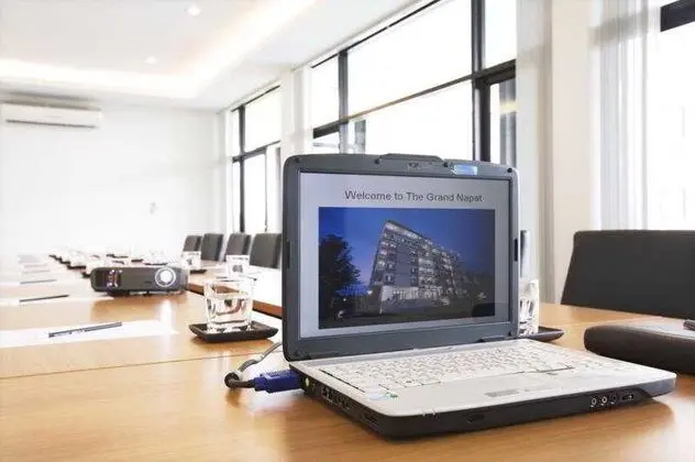The Grand Napat Serviced Apartment - İş / Konferans