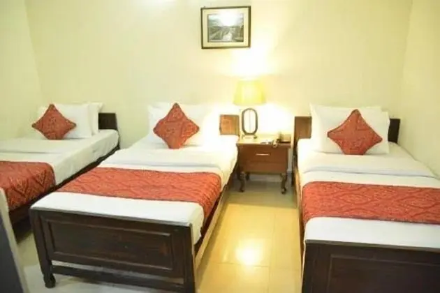 Grand One Hotel Faisal Town