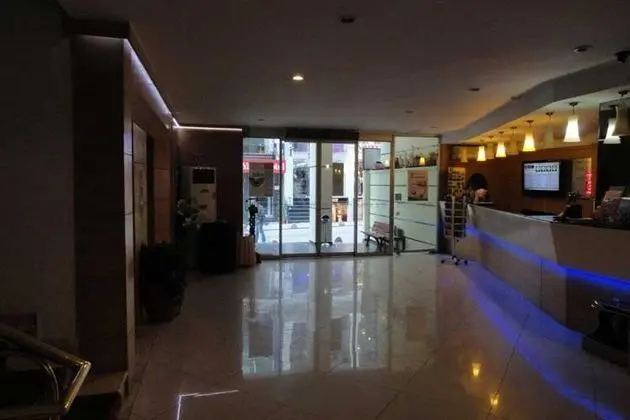 Grand Ons Hotel - Lobi