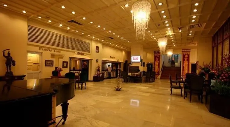 Grand Oriental Hotel - Lobi