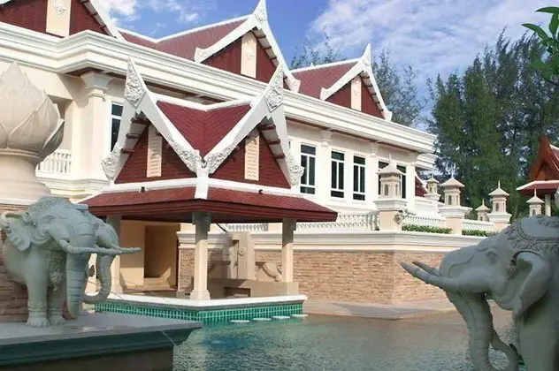 Grand Pacific Sovereign Resort & Spa
