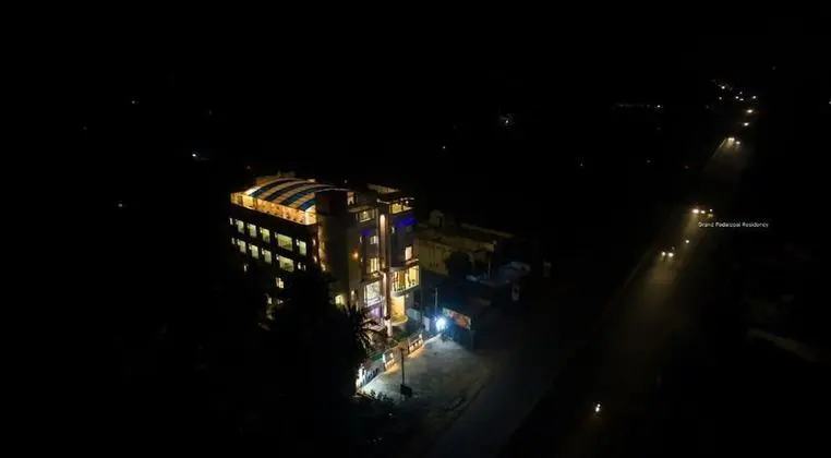 Hotel Grand Padappai Residency - Dış Mekan