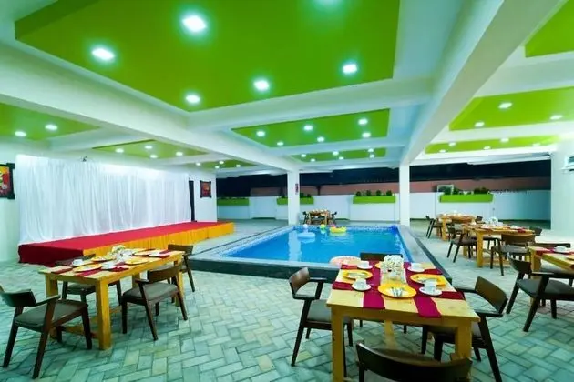 Hotel Grand Padappai Residency - Havuz