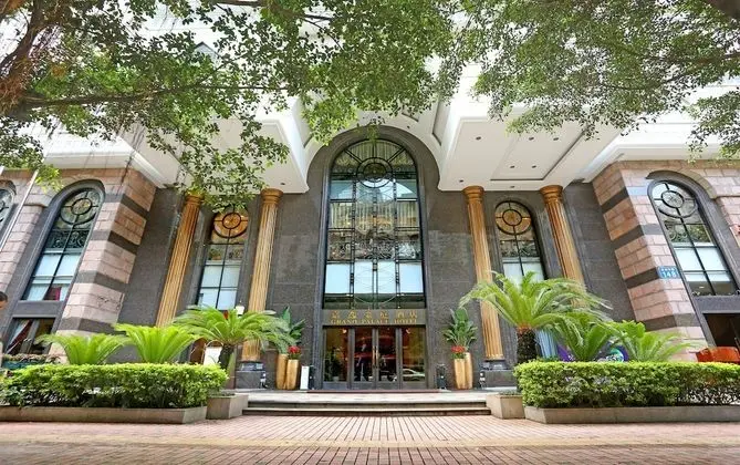 Grand Palace Hotel