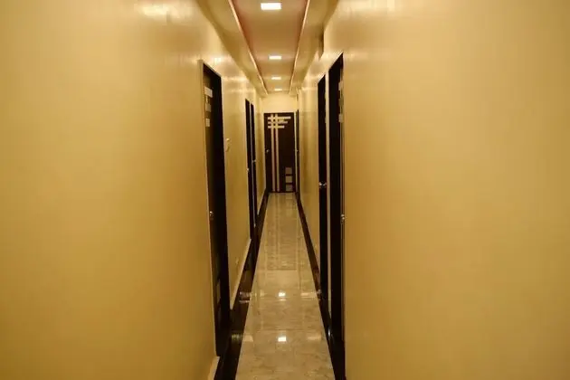 Hotel Grand Palace Inn - İç Mekan