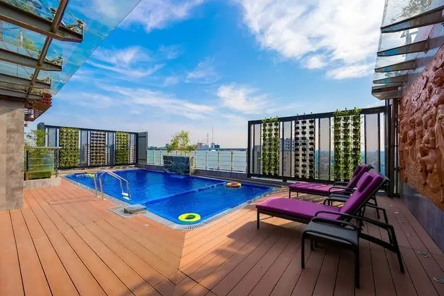 Grand Palace Hotel & Resorts Sylhet - Havuz