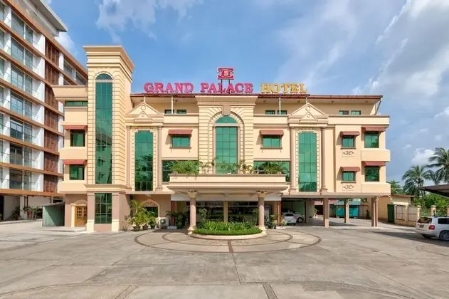 Grand Palace Hotel