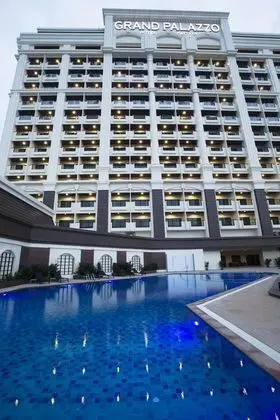 Grand Palazzo Hotel Pattaya - Havuz