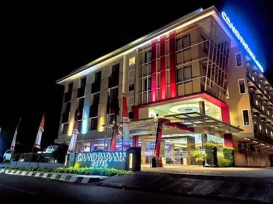 Grand Parama Hotel - Dış Mekan
