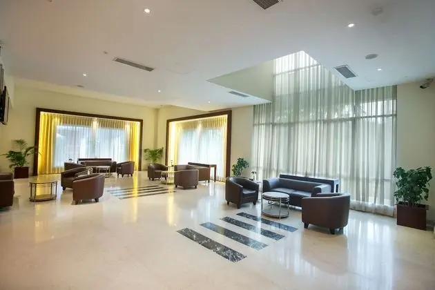 Hotel Grand Park - Lobi