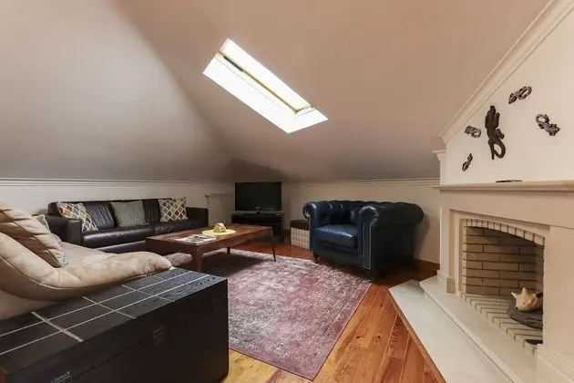 Grand Parliment Duplex by Homing