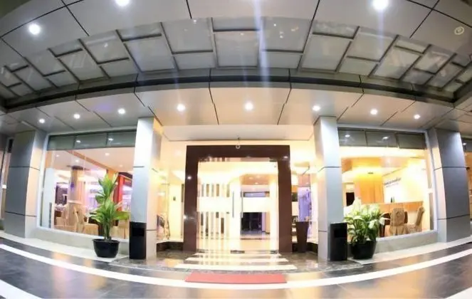 Grand Permata Hati Hotel and Conven - Dış Mekan