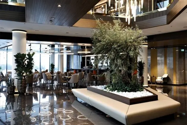 Grand Plaza Hotel and Congress Centre - Lobi