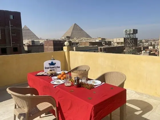 Grand Pyramids View Guesthouse