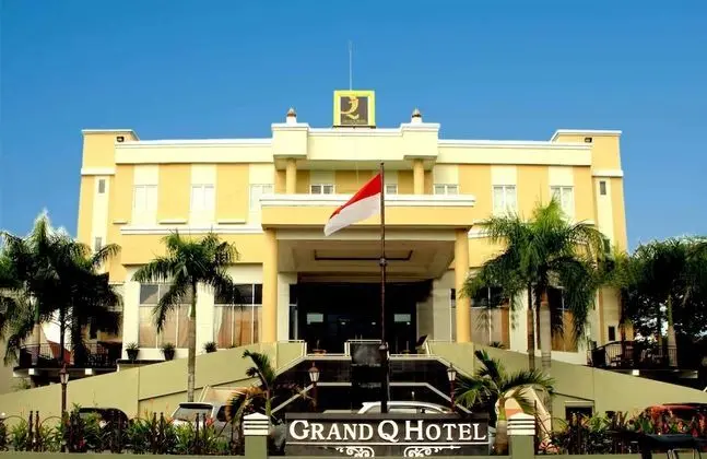 Grand Q Hotel Gorontalo - Dış Mekan