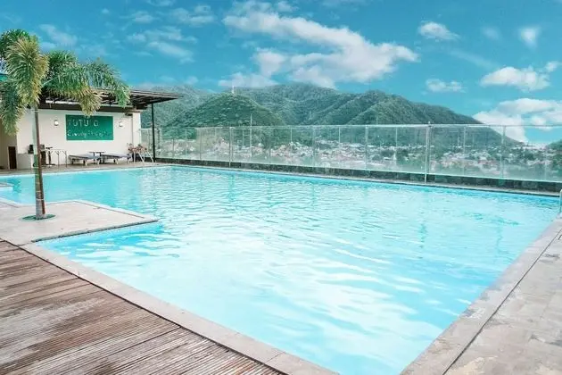 Grand Q Hotel Gorontalo - Havuz