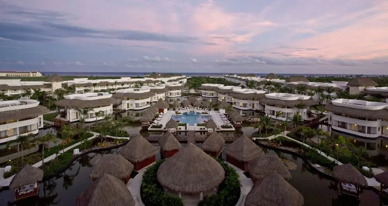 Grand Riviera Princess