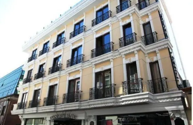 Grand Rosa Hotel
