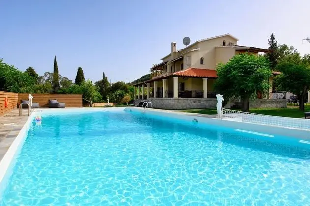 Grand Villa Roubana