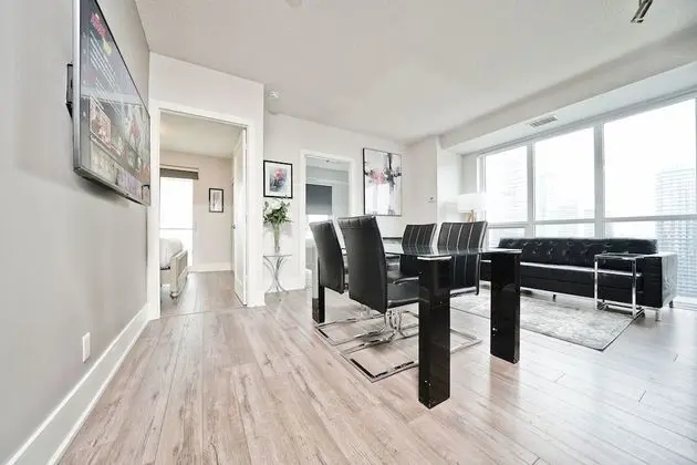 Grand Royal Condos - CN Tower - Öne Çıkan Resim