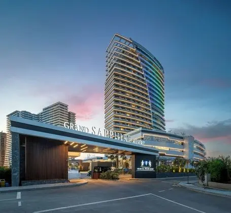 Grand Sapphire Resort