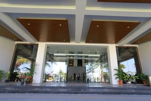 Grand Sarovar Portico