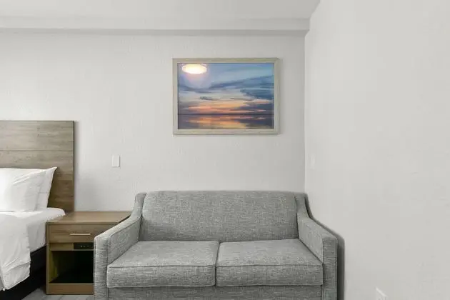 Grand Shores West