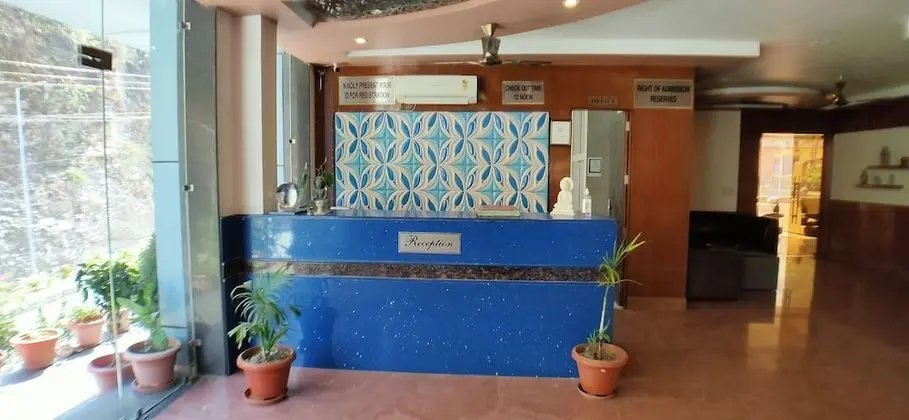 Hotel Grand Tapovan